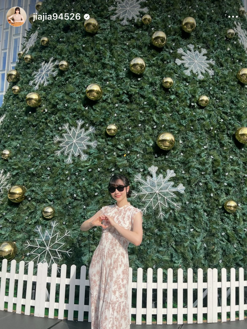 黑嘉嘉分享耶誕節心情。（翻攝自IG）