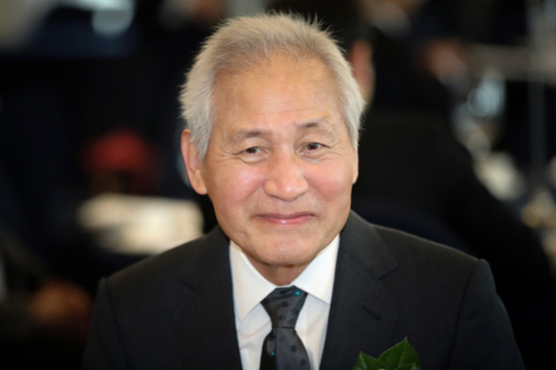 才挺過血癌！73歲國民影帝用餐時突倒下 急送加護病房