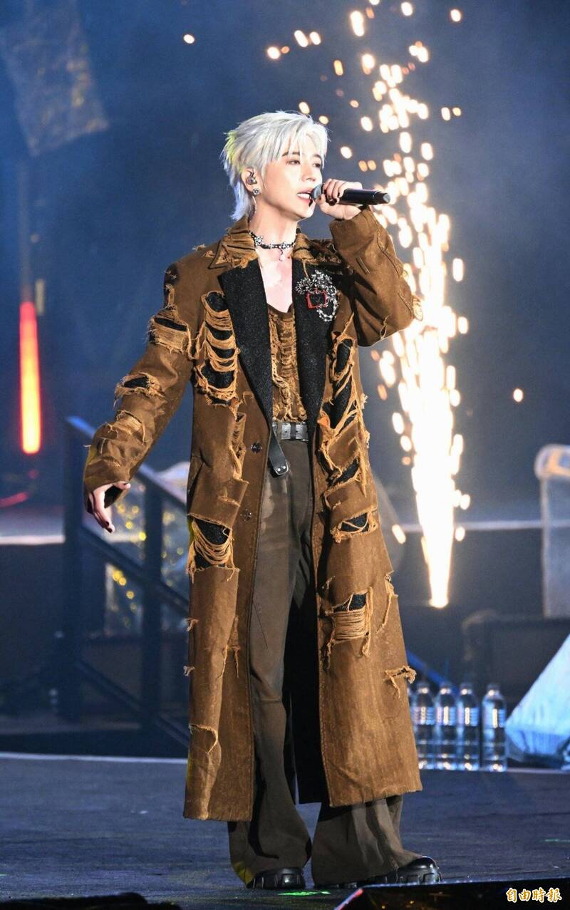 畢書盡預告年初就可以送給大家新歌，會是合唱曲。（記者潘少棠攝）