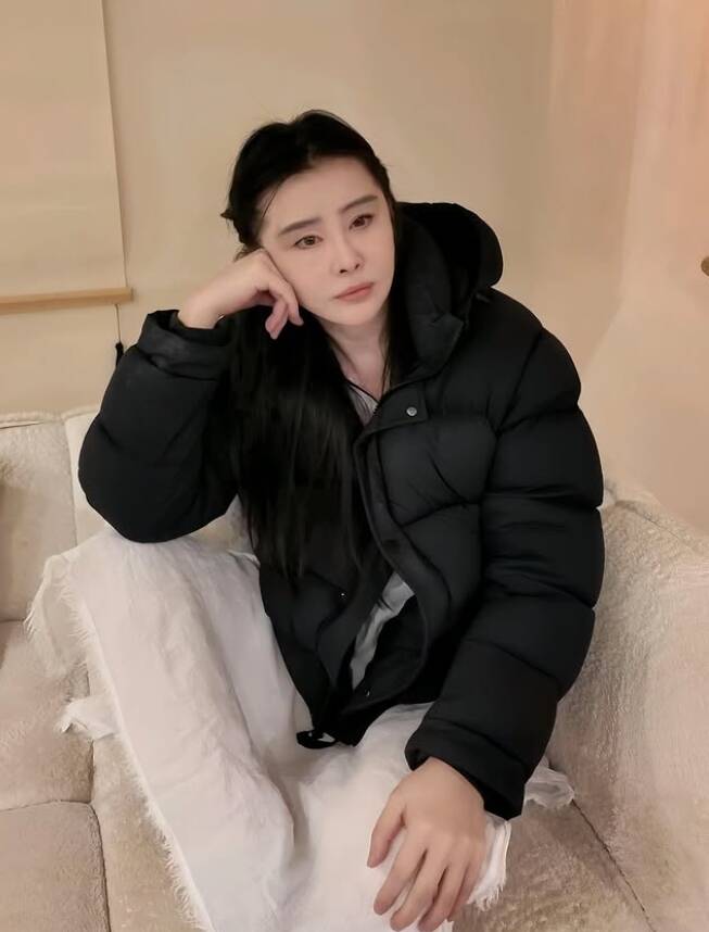 王祖賢耶誕節當天曬出「露全臉」美照。（翻攝自百度貼吧