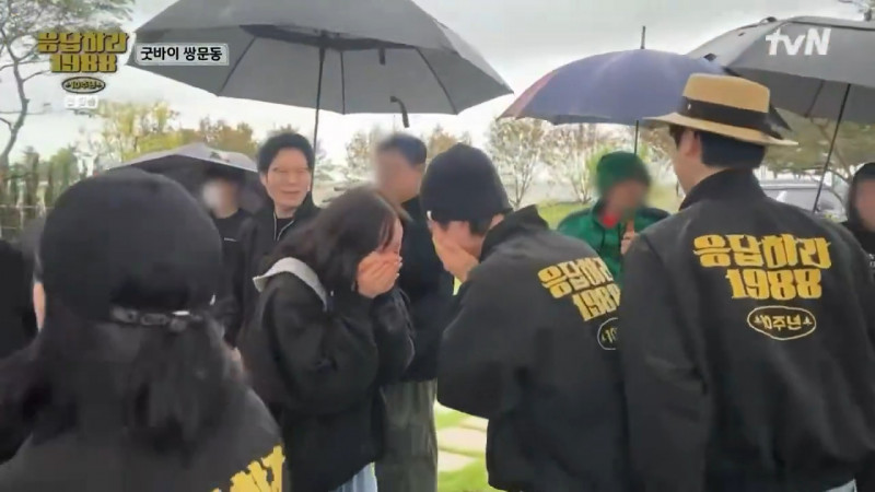 惠利、朴寶劍告別時流下眼淚。（翻攝自tvN）