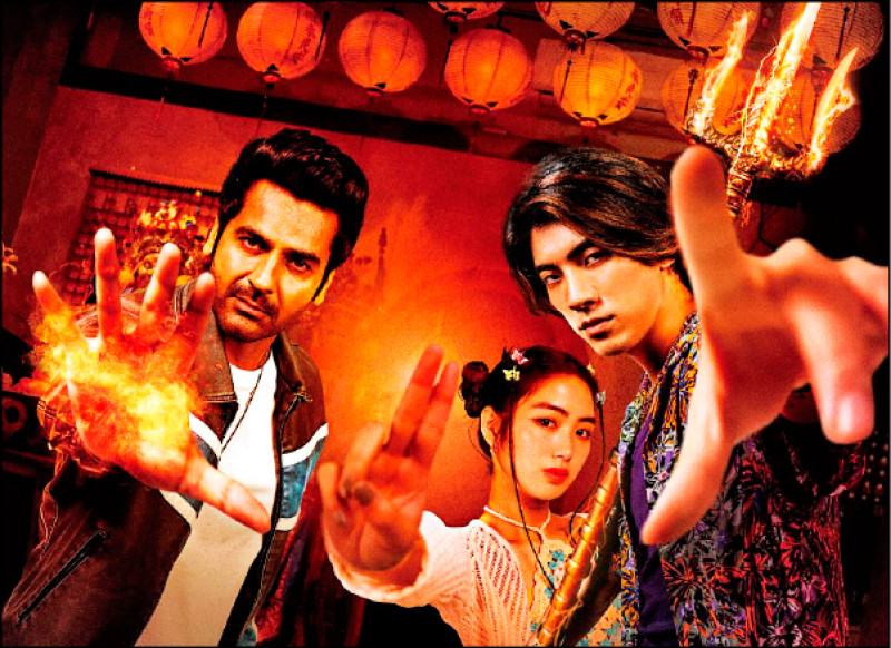 林哲熹（右）、阿建巴吉瓦（左）在片中聯手驅魔，中為女主角雷嘉汭。（光盛影業提供）