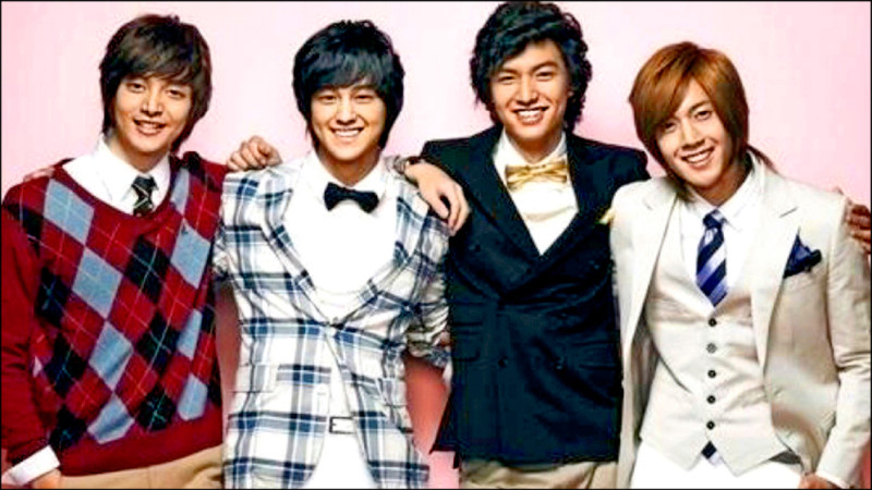 金俊（左起）、金汎、李敏鎬和金賢重演出韓版《流星花園》，當年在台吹起一股韓系花美男旋風。（翻攝自X）