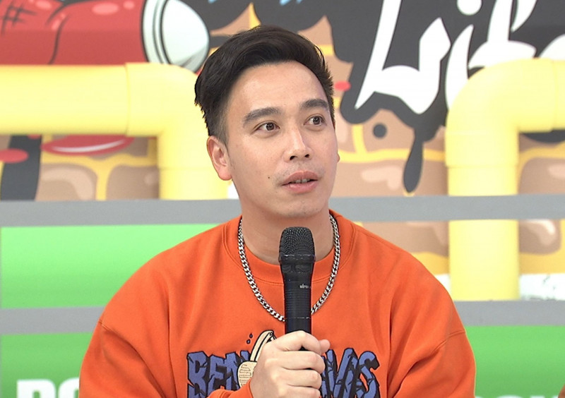 無尊被朋友亂造謠害他丟主持棒。（中天電視提供）