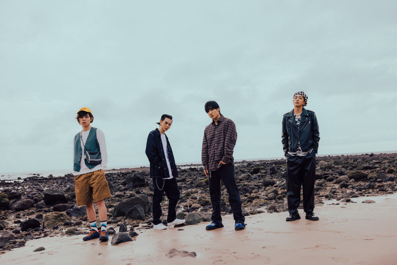 詹懷雲（左起）、楊懿軒、婁峻碩、蔡凡熙在《百萬人推理》組百萬網紅團體，陷入「死亡預言」犯罪疑雲。（Netflix提供）