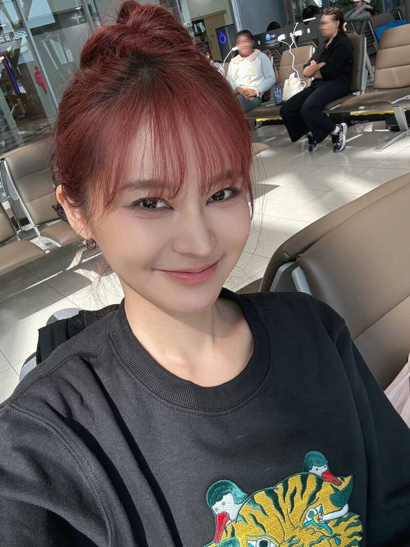 賴品妤秀出自己臉上待了26.5小時的妝容。（翻攝自Threads）