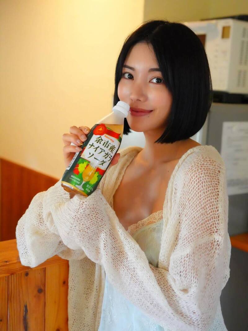 楓花戀神似日本女星川口春奈。（翻攝自IG）