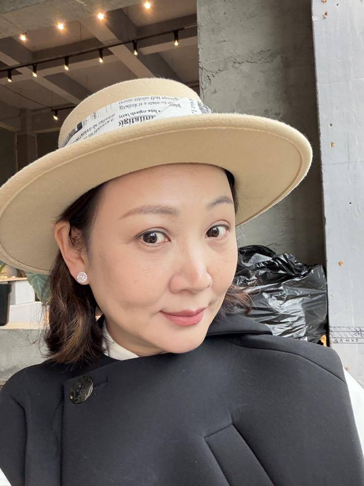 郁方自稱「好門媳婦」。（翻攝自郁方臉書）