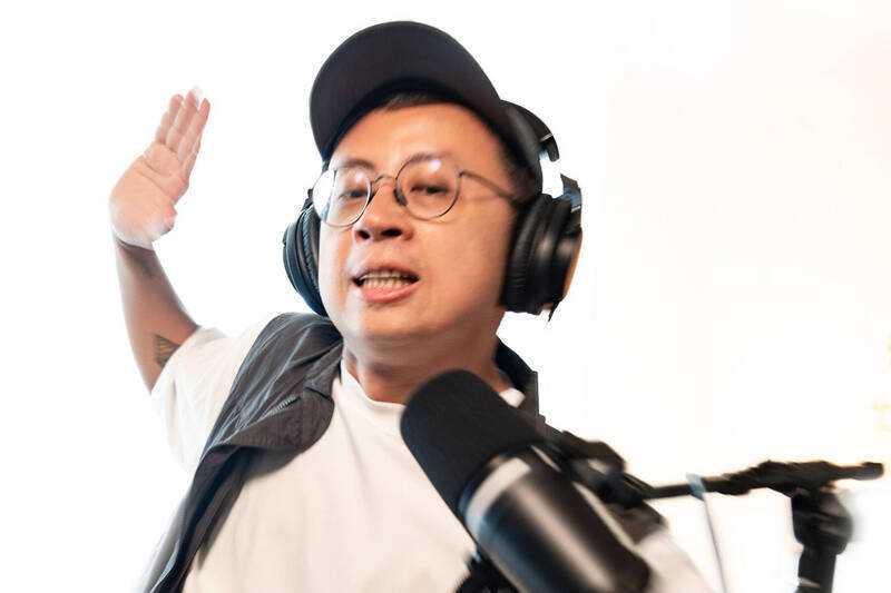 網紅「呱吉」邱威傑曾任台北市議員。（翻攝自呱吉臉書）