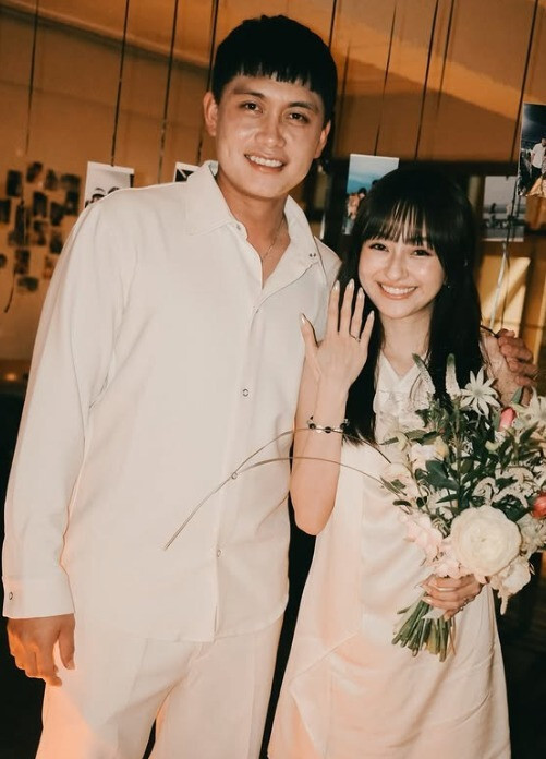 劉基鴻（左）求婚成功網紅女友葛盈瑄。（取自IG）