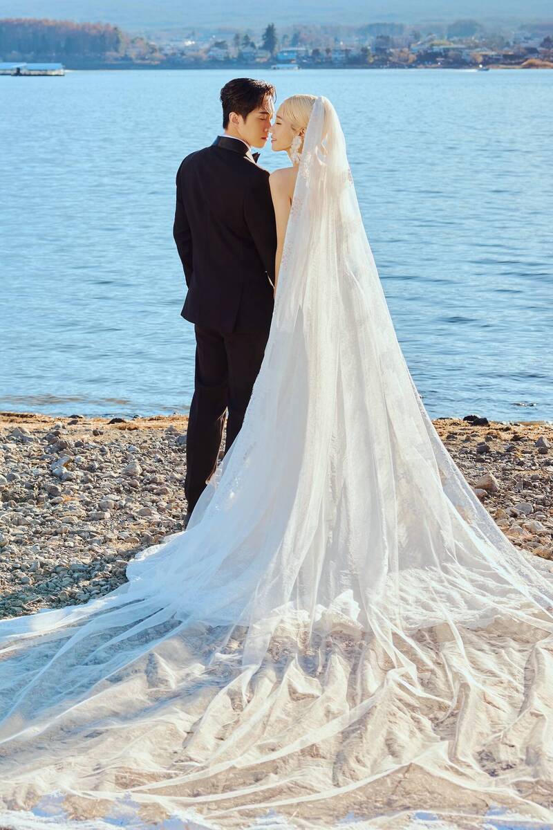 兩人拍攝前幾乎未設計動作，僅靠默契自然完成每一個畫面。（天地合娛樂提供）