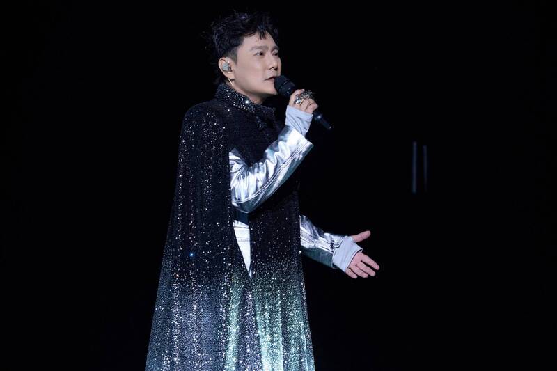 賴偉明深情演唱張信哲（圖）的經典情歌《信仰》告白。（資料照，潮水音樂提供）