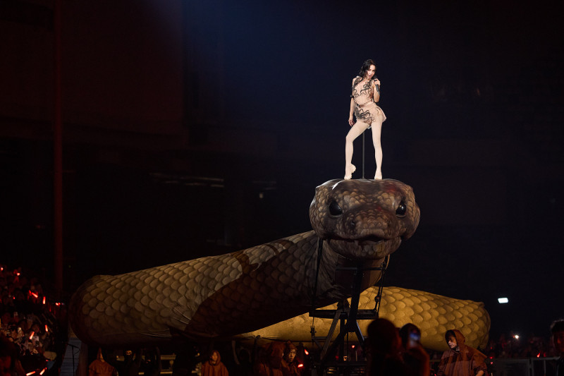 蔡依林日前在台北大巨蛋開唱騎乘巨蟒出現炸裂全場。（凌時差提供）