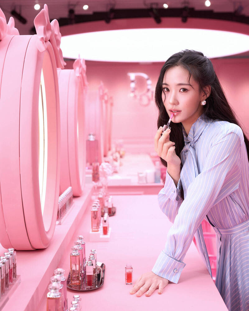 小S聽到Lily的新身分覺得自己為女兒感到驕傲。（翻攝自IG）