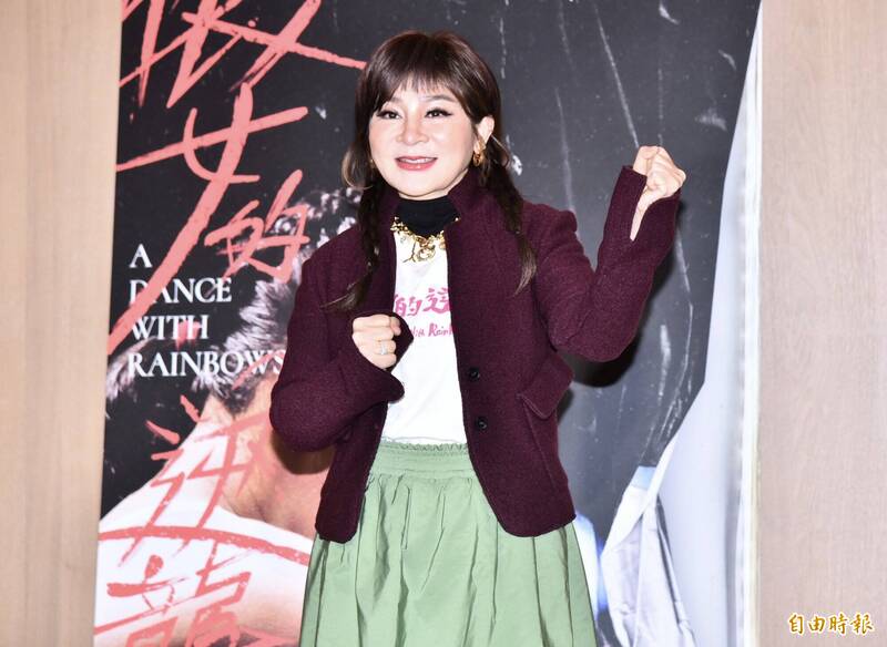 記者會最後王彩樺帶領大家一起祝福蕭煌奇新婚快樂。（記者陳奕全攝）