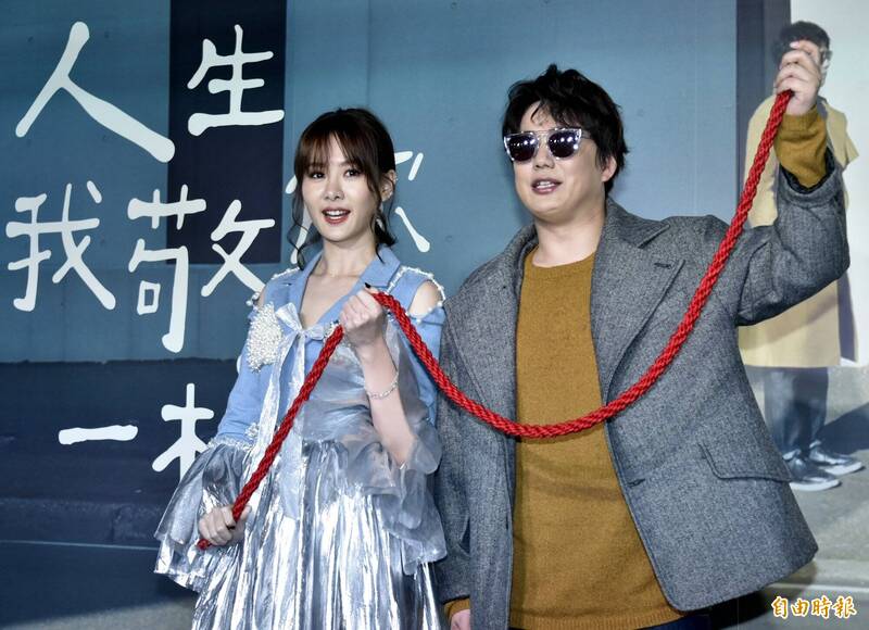 蕭煌奇過去舉辦唱片記者會，安心亞站台送上紅線。（資料照，記者陳奕全攝）