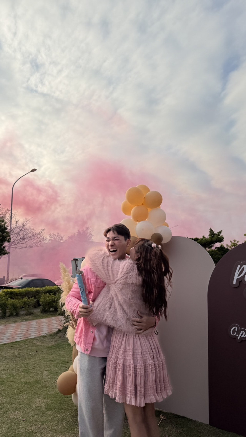 陳晨威與啾啾升格當爸媽。（Julia提供）