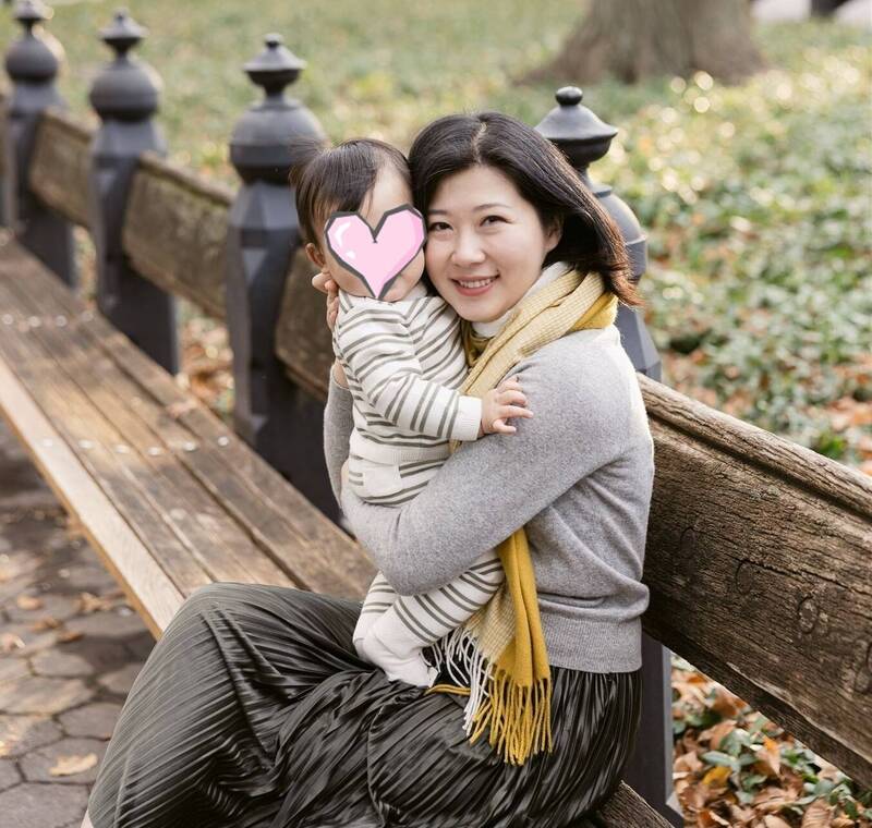 廣告小妹自己就是找代理孕母生寶寶。（翻攝自臉書）