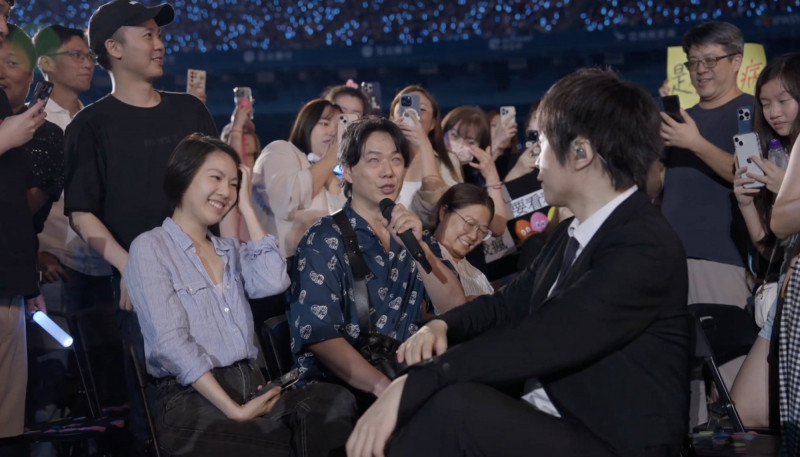 蕭煌奇正妹老婆被起底！歌王情史全曝光 挨虧總是見光死