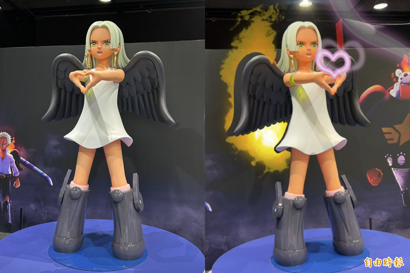 以漢考克為原型的「S-蛇」搭配AR互動實境體驗，掃描就能看到她發蛇愛心喔。（記者廖俐惠攝）