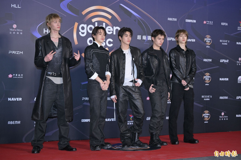 CORTIS的MARTIN（左起）、嚴成玹、安乾鎬、JAME趙雨凡及金主訓。（記者王文麟攝）