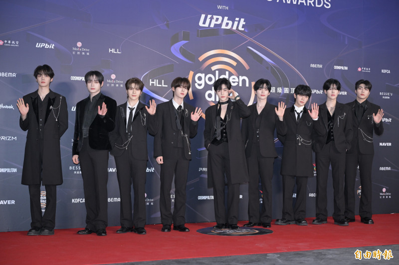 金唱片－ZEROBASEONE。（記者王文麟攝）