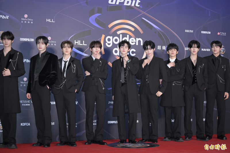 金唱片－ZEROBASEONE。（記者王文麟攝）