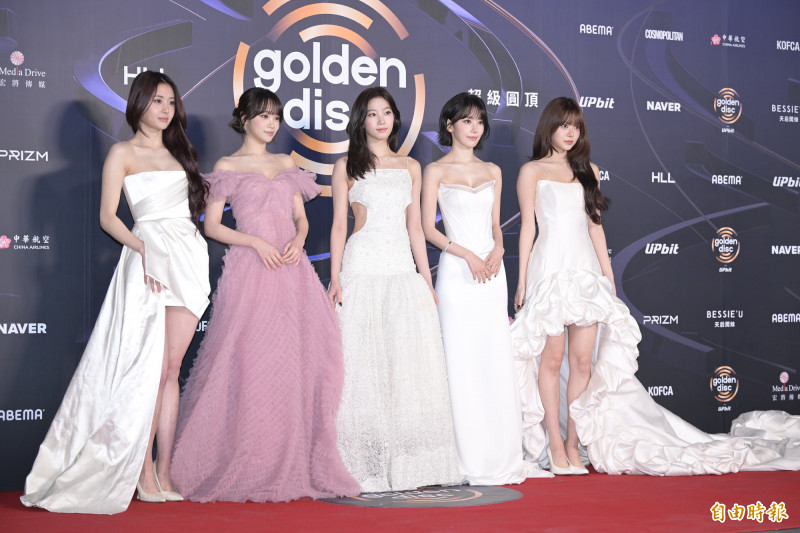 金唱片－LE SSERAFIM。（記者王文麟攝）