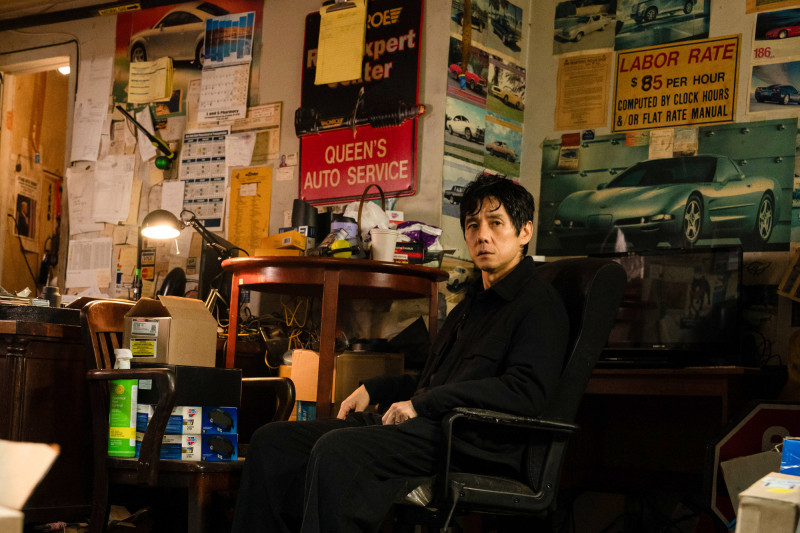 西島秀俊在《最親愛的陌生人》中，飾演對廢墟著迷的學者。（甲上娛樂提供）