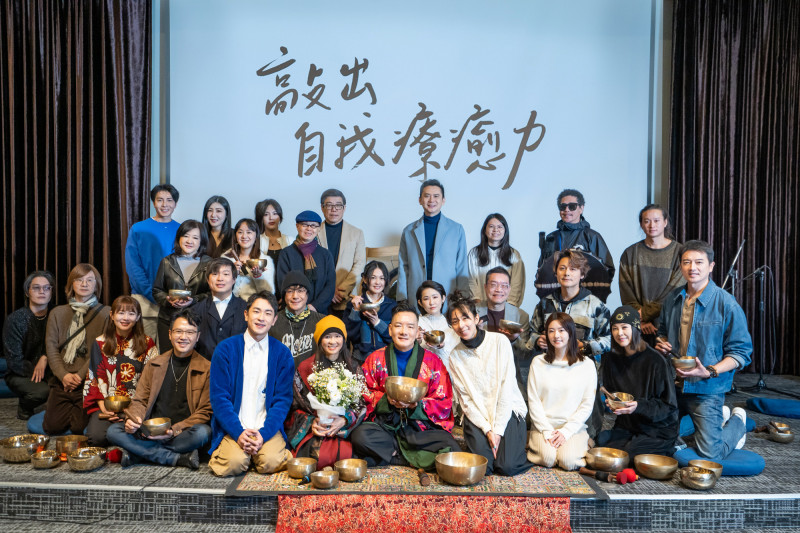 音樂人田定豐和靈性導師朱衍舞舉辦新書「敲出自我療癒力」分享會。（唱戲世界娛樂提供）