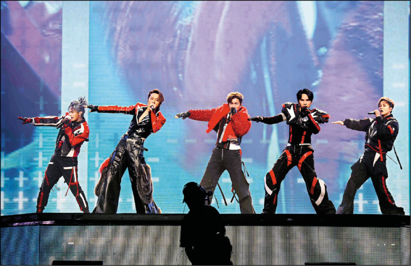 Energy銀色戰馬轟蛋 5帥火力全開力拚金唱片鮮肉團