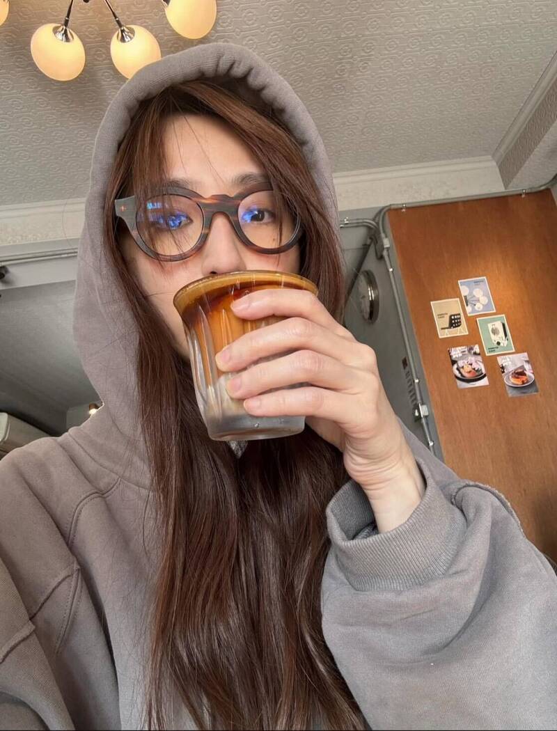 柯佳嬿生日，自認是怪人。（翻攝自IG）