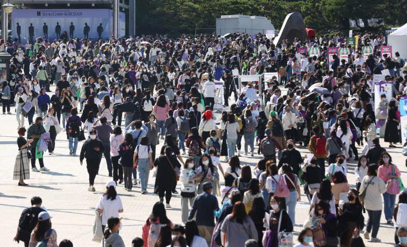 不只高雄！BTS釜山住宿狂飆15倍 一晚3.2萬把粉絲當盤子