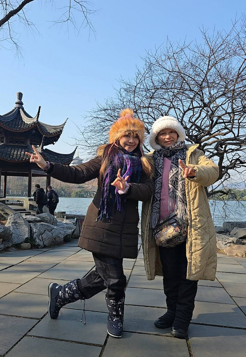 紫君（左）與媽媽蔡秀枝感情非常好。（欣代唱片x紫君提供）