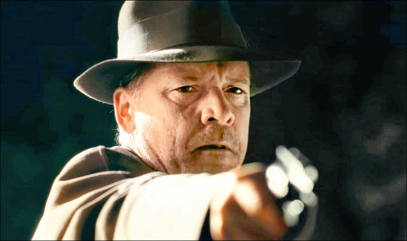 瑪姬葛倫霍大讚老公彼得賽斯嘉「非常非常性感」。（翻攝自YouTube）