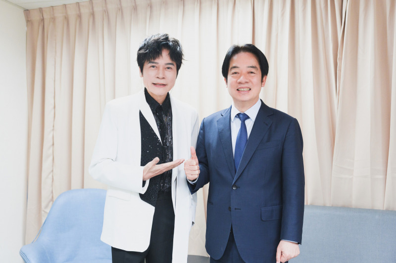 賴清德來了！現蹤高雄追星寶島歌王 洪榮宏為了總統獻唱這首歌