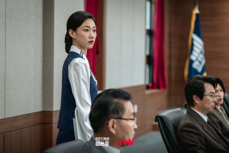 《臥底洪小姐》河潤景飾演朴信惠的室友。（翻攝自IG）