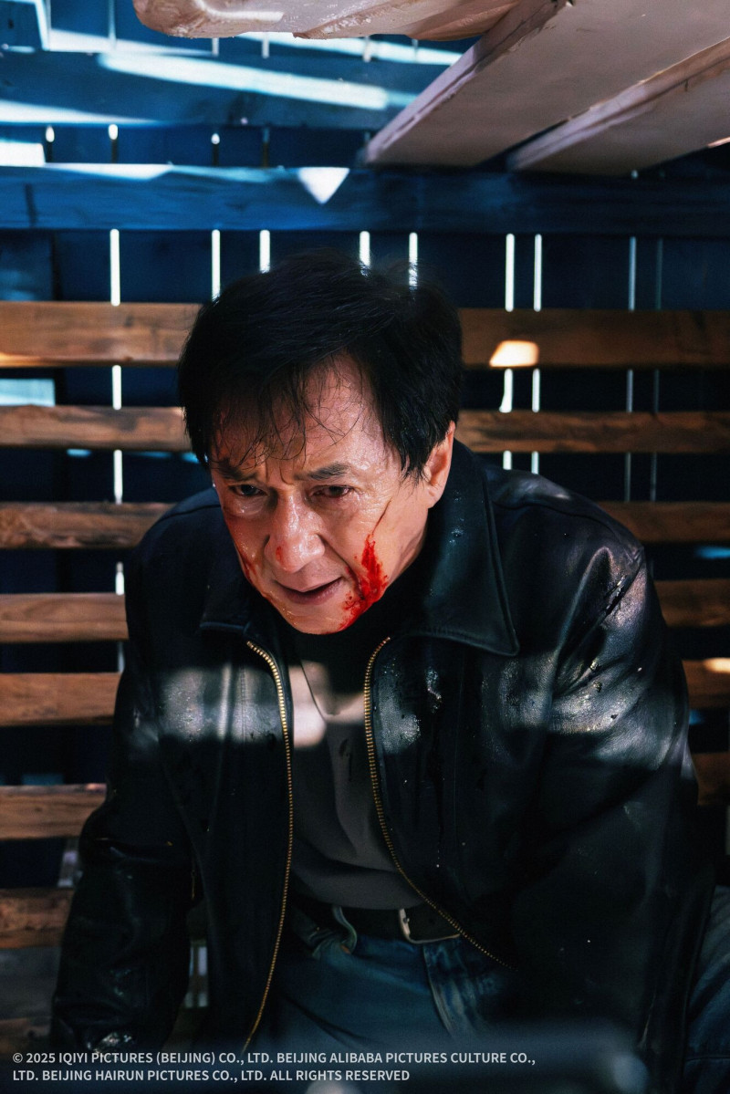 成龍在《捕風追影》展現巔峰身手。（鴻聯國際提供）