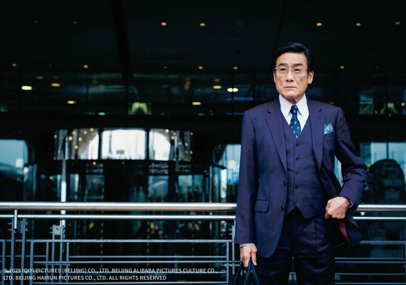 梁家輝在《捕風追影》飾演傅隆生，職涯首度挑戰同一角色。（鴻聯國際提供）