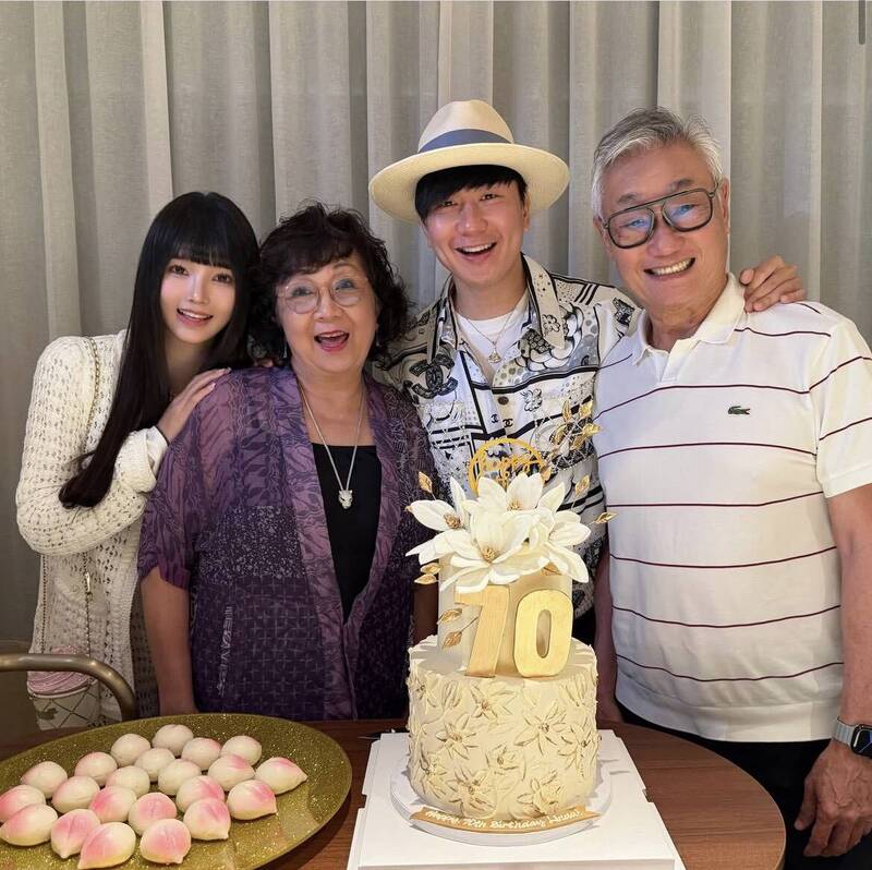 林俊傑去年認愛七七。（翻攝自IG）