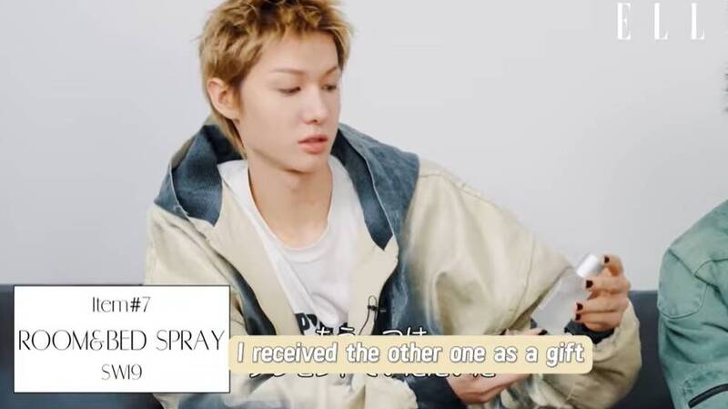 MARTIN用室內空間噴霧噴在衣服上創造貼膚香。（翻攝自YT）