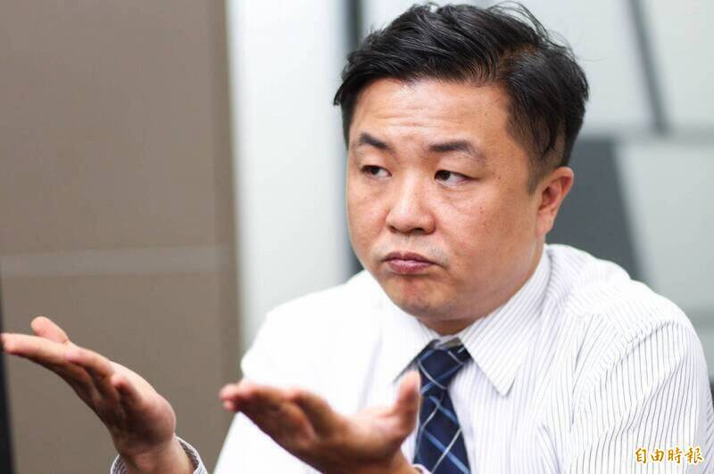 律師呂秋遠認為法律的紅線一直非常清楚，「只要收了中共的錢，就是踩到紅線」。（資料照，記者王文麟攝）