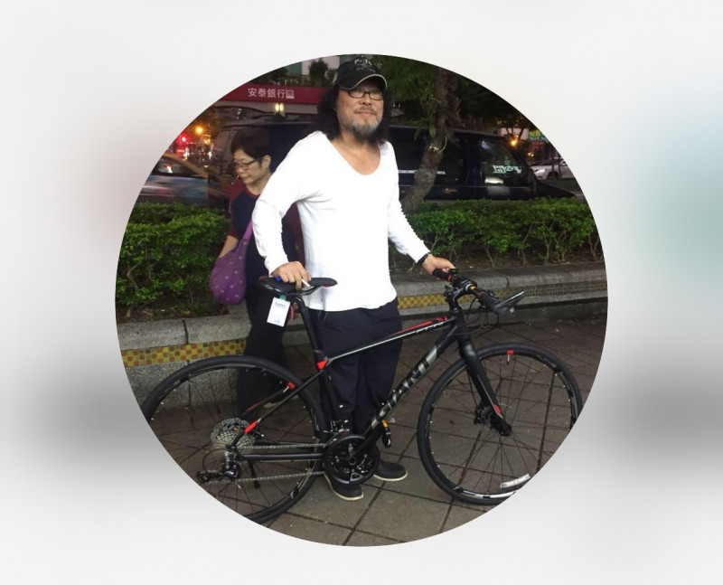 張菲重機出巡被拍！「疑似本人」現身認了：就是我