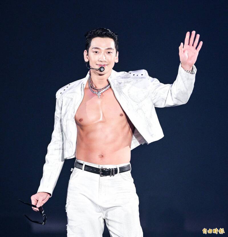 「妳為什麼不跳？」逼出全網眼淚 RAIN親用正體中文道歉