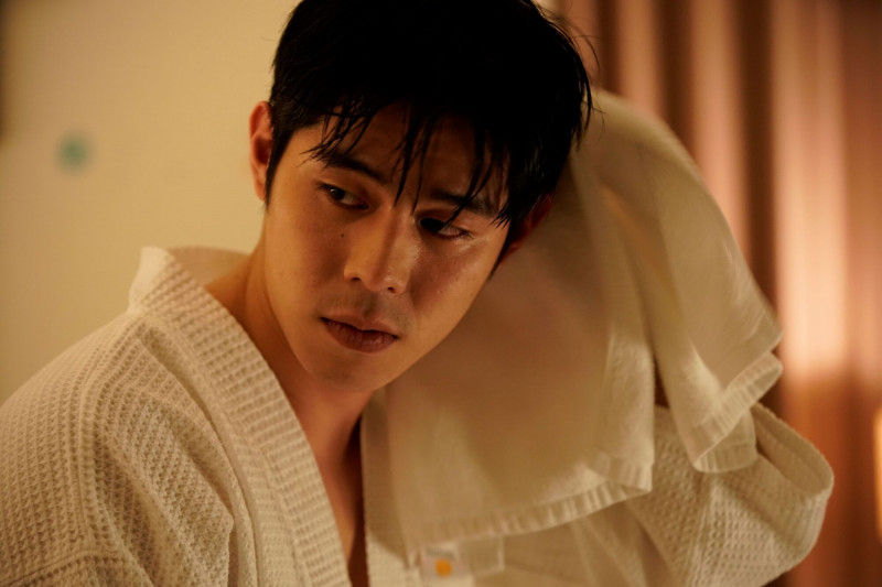 詹懷雲在《何百芮的地獄戀曲》與孫可芳開房間。（彼此影業提供）