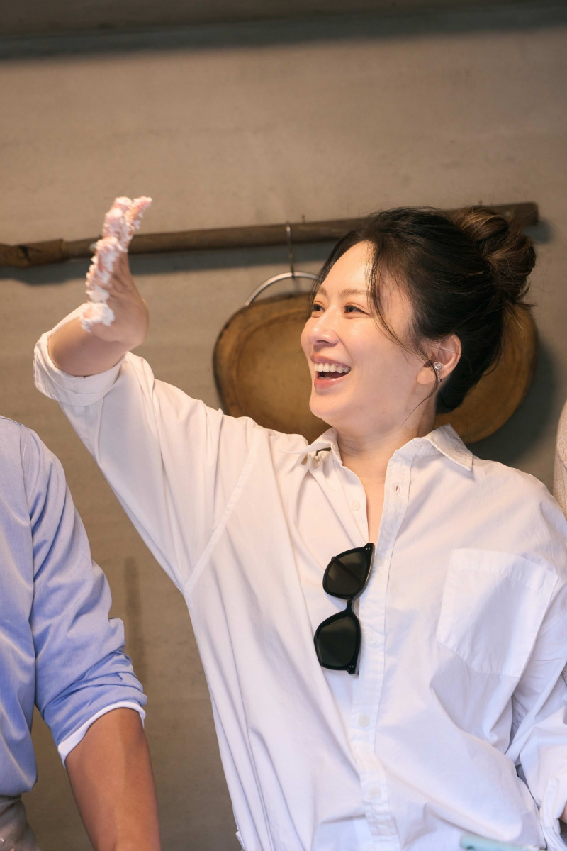 Melody挑戰複製記憶中阿嬤的味道。（好看娛樂提供）