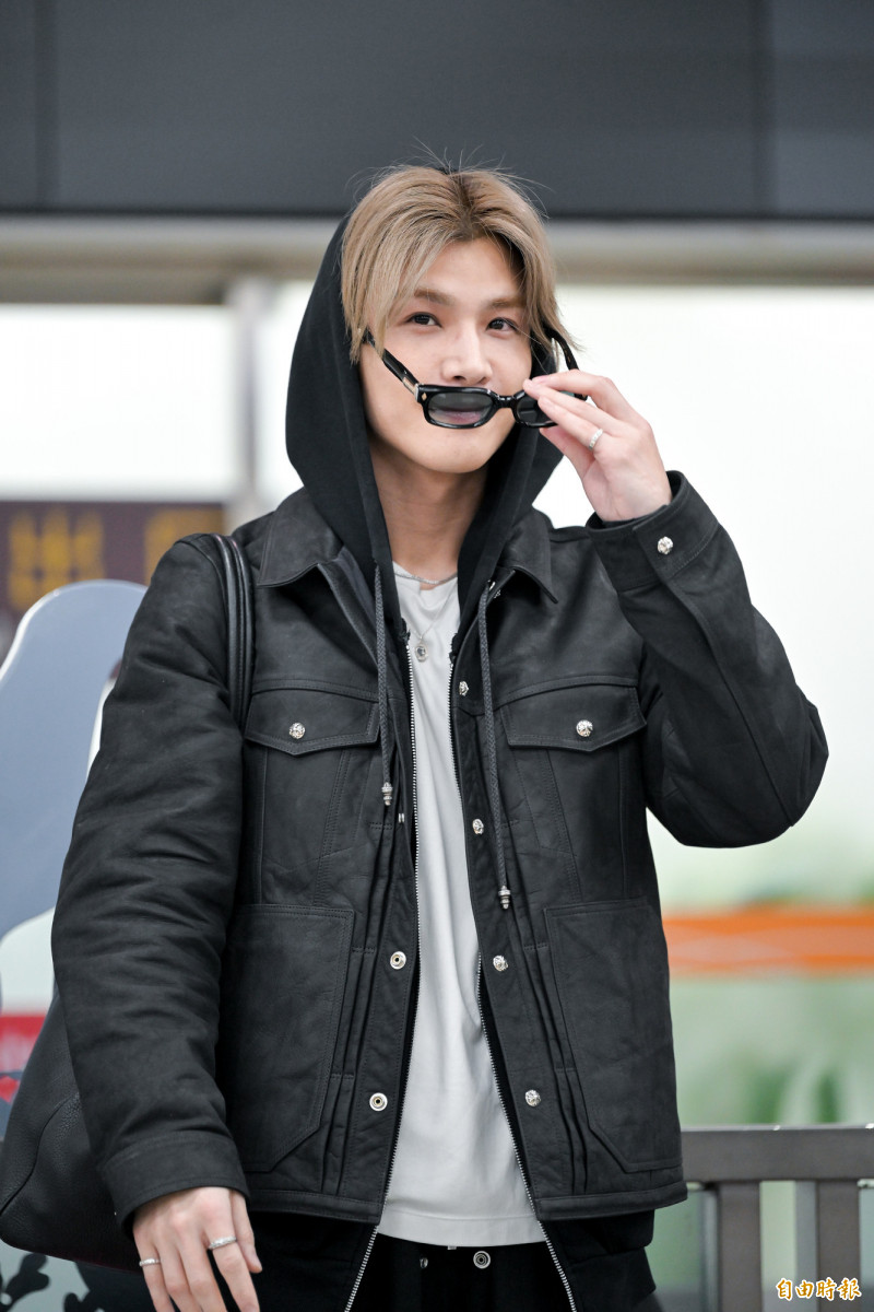 岩田剛典摘下墨鏡有夠帥。（記者王文麟攝）