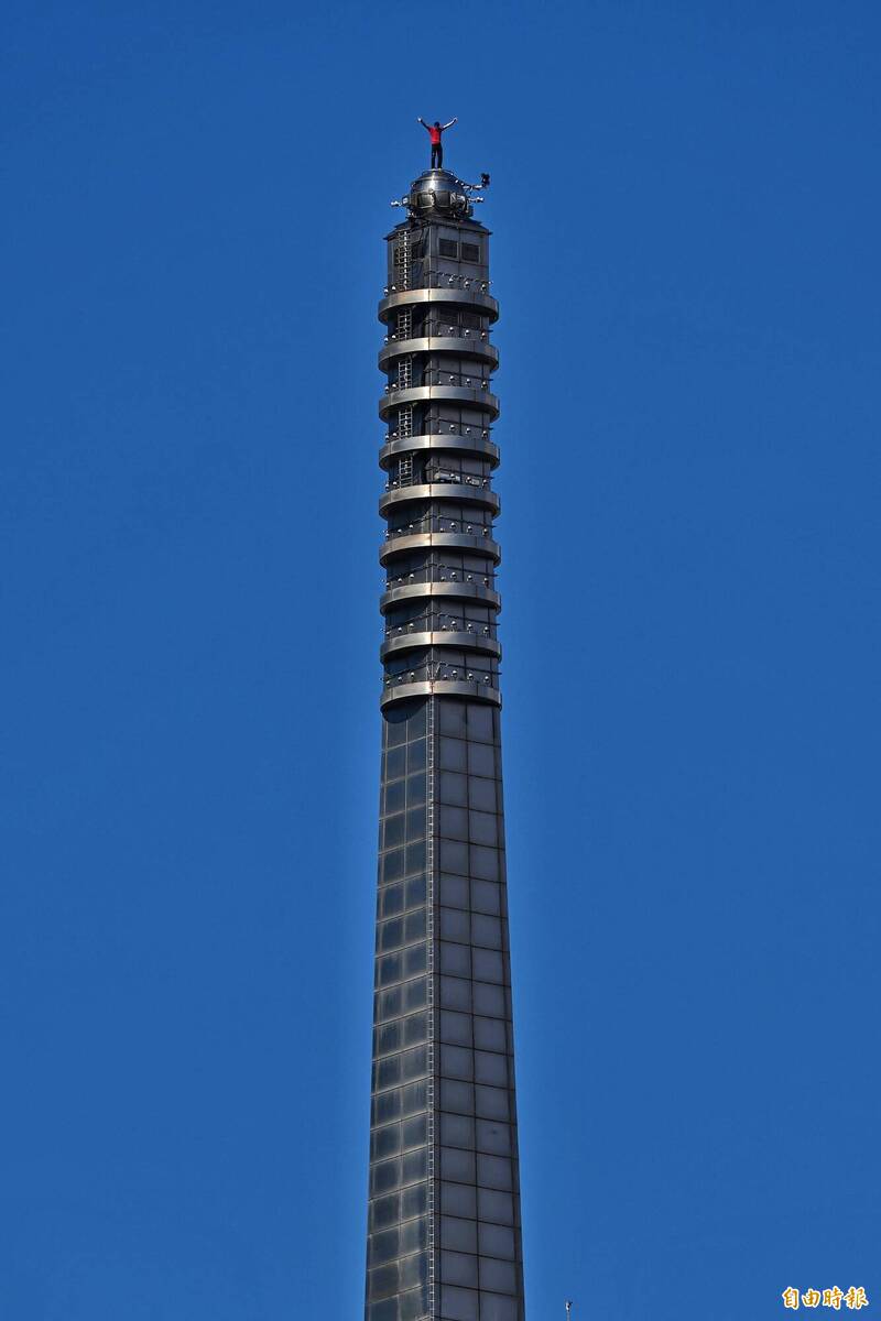 艾力克斯霍諾德赤手獨攀台北101，大約花了91分鐘登頂台北101。（記者陳逸寬攝）