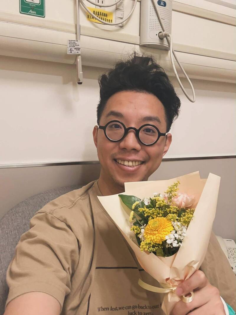 命理師簡少年昨在臉書發文透露健康亮紅燈。(翻攝自簡少年臉書)