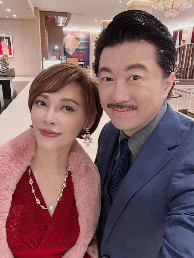 李沛綾（左）在《豆腐媽媽》遭渣男老公吳皓昇（右）背叛。（民視提供）